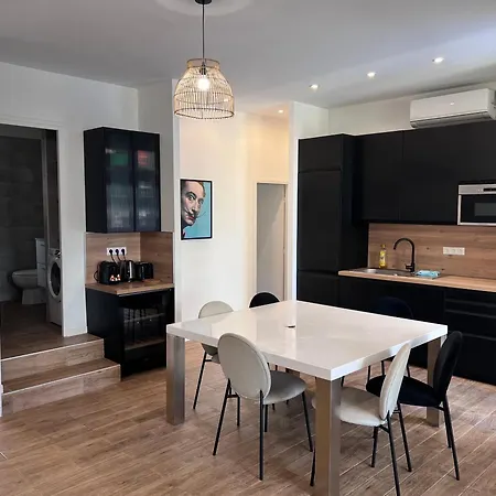 3 Chambres, Piscine Privee Et Parking Apartmán