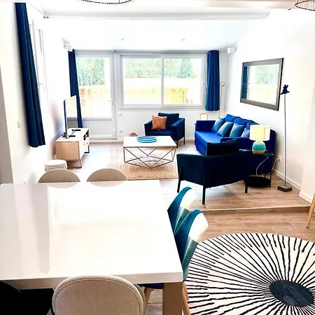 Apartament 3 Chambres, Piscine Privee Et Parking